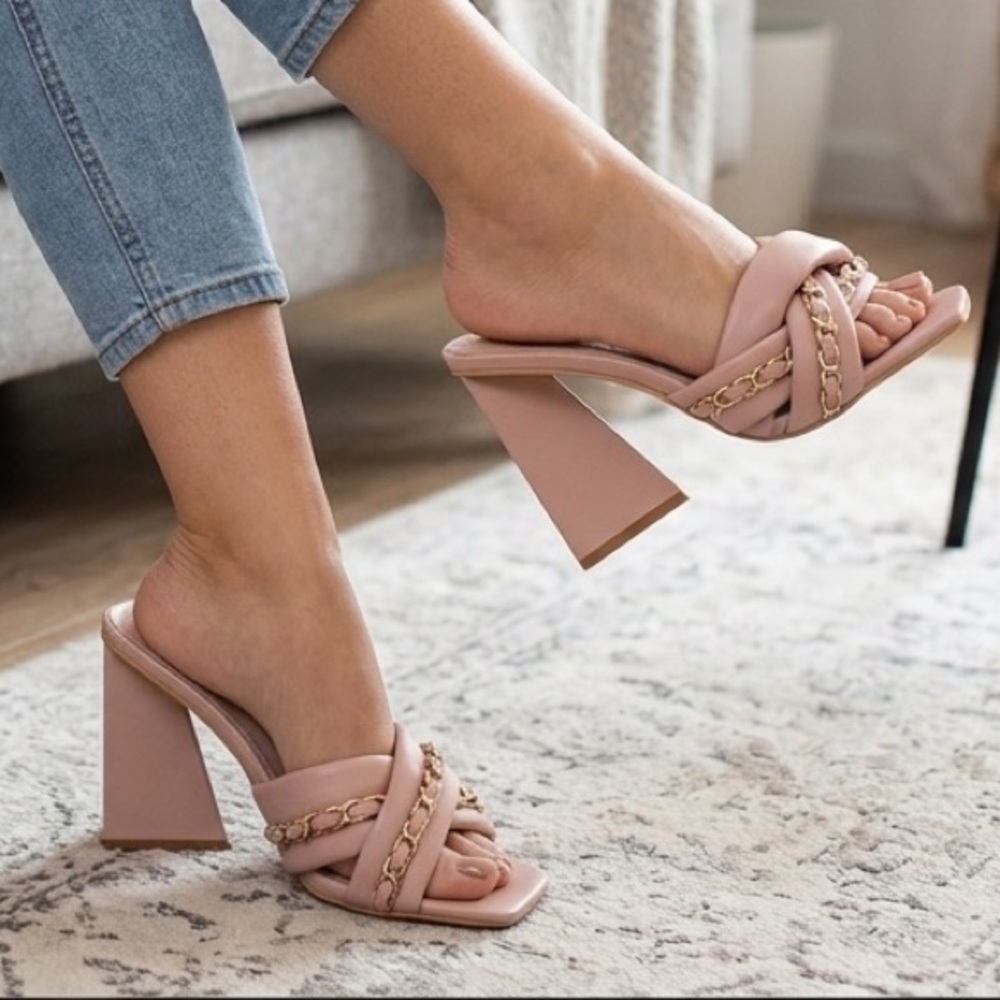 CAPE ROBBIN Mauve Mule Woven Chain Triangle Chunky Heels LIKE NEW